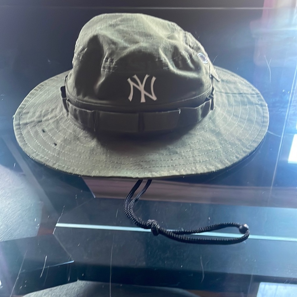 Aimé Leon-Dore New Era NY Yankees Bucket Hat